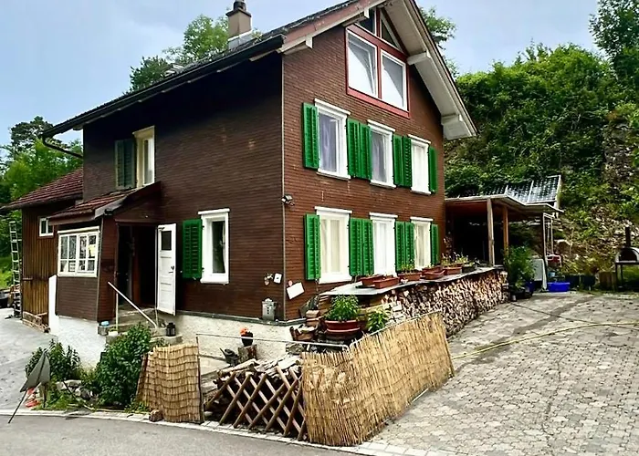 منزل للإقامة Private In An Old Near Vaduz